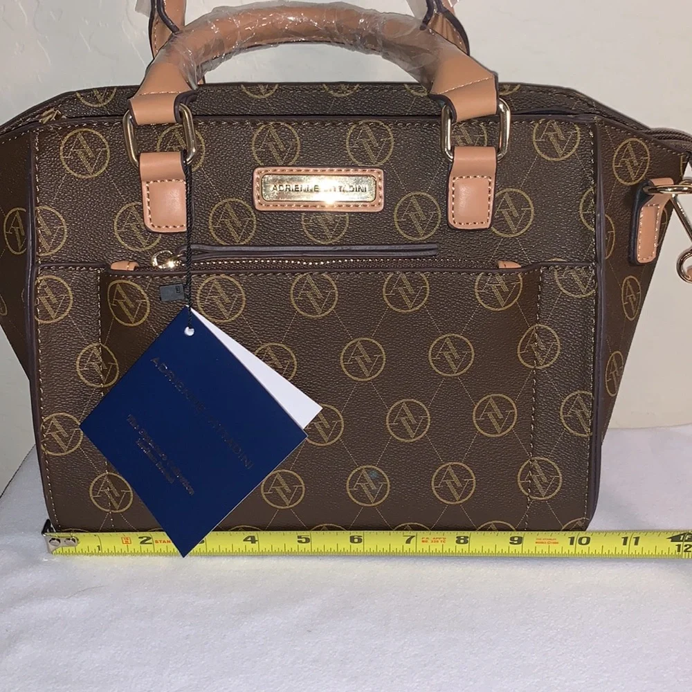 ADRIENNE VITTADINI BRAND NEW WITH TAGS GORGEOUS SATCHEL - Picture 9 of 11